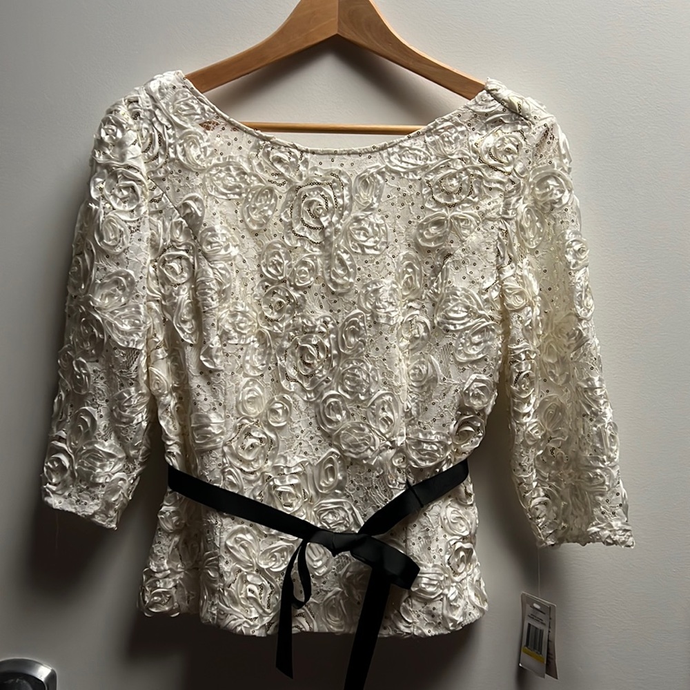Brand new with tags Beige Lace plus sequined blouse top. Medium size , womens .